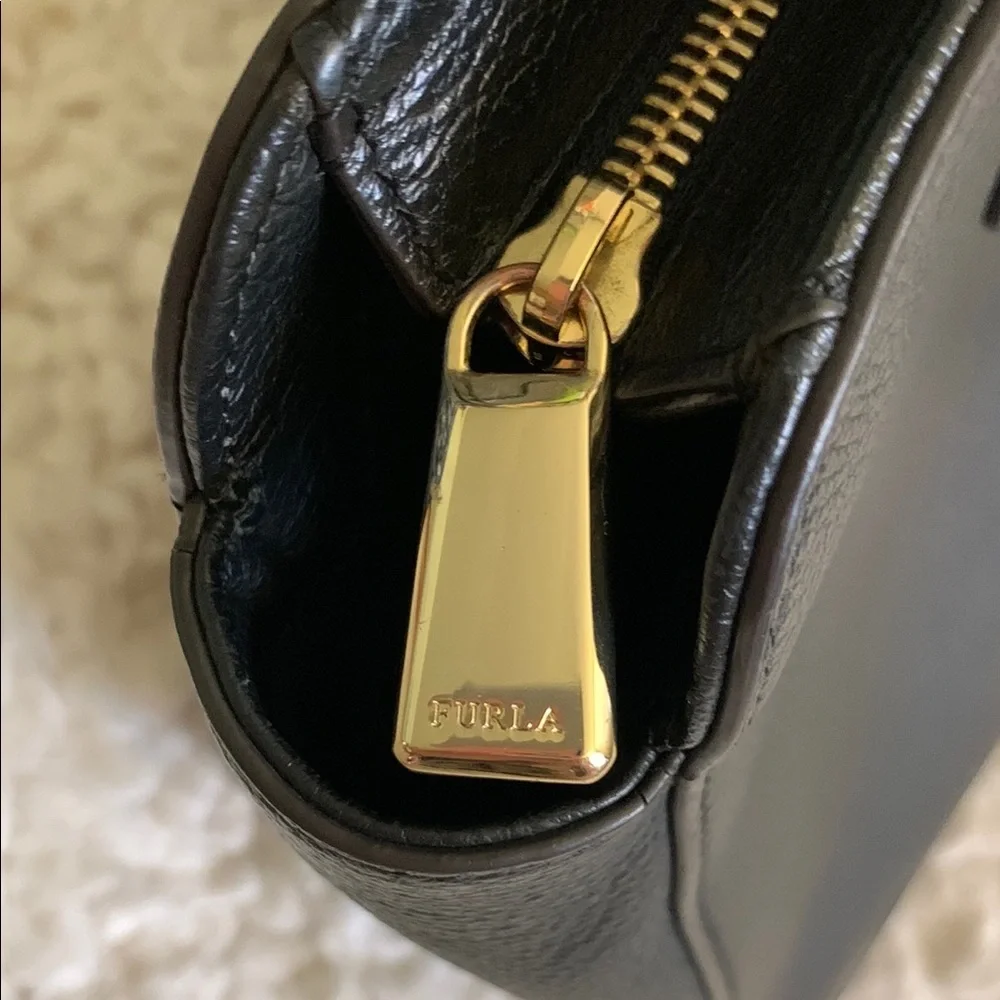 Furla Women's Giada M Tote Bag with Zip - Onyx Black Pebbled Genuine Leather